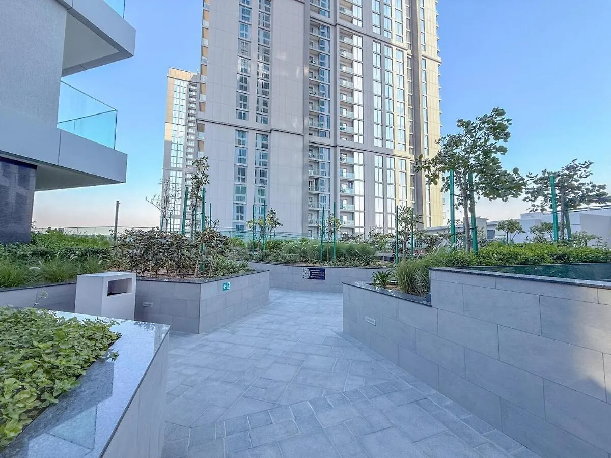 Elegant 2-Br With Modern Comfort Dubai 0*,  United Arab Emirates