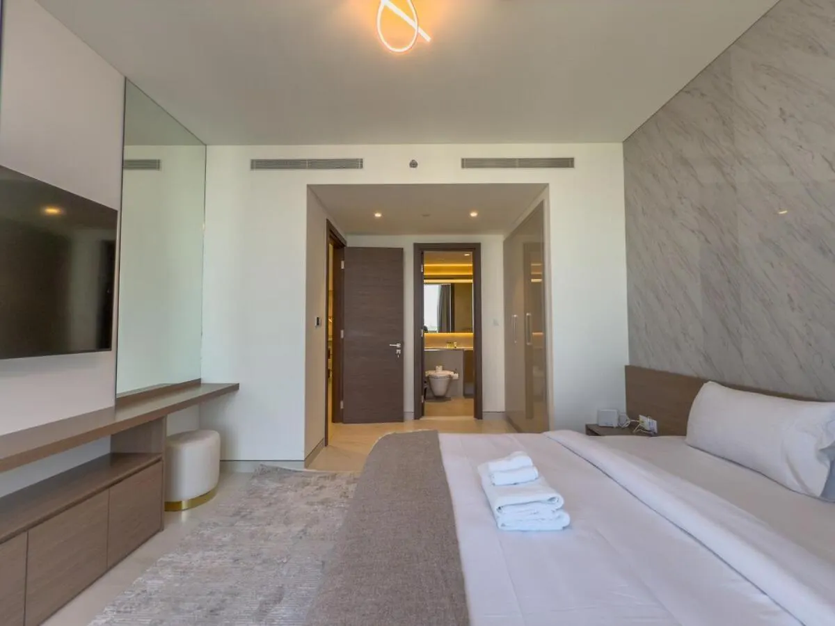 Elegant 2-Br With Modern Comfort Dubai United Arab Emirates