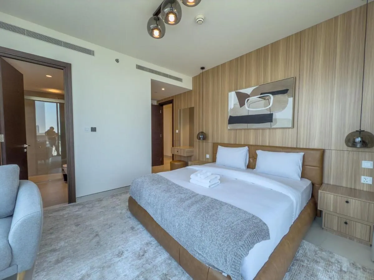 Elegant 2-Br With Modern Comfort Dubai Apartment