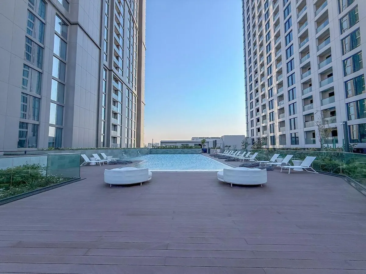 Elegant 2-Br With Modern Comfort Dubai Apartment